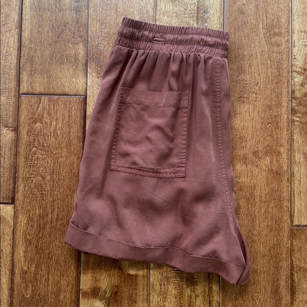 Universal Thread shorts - Picture 2 of 2